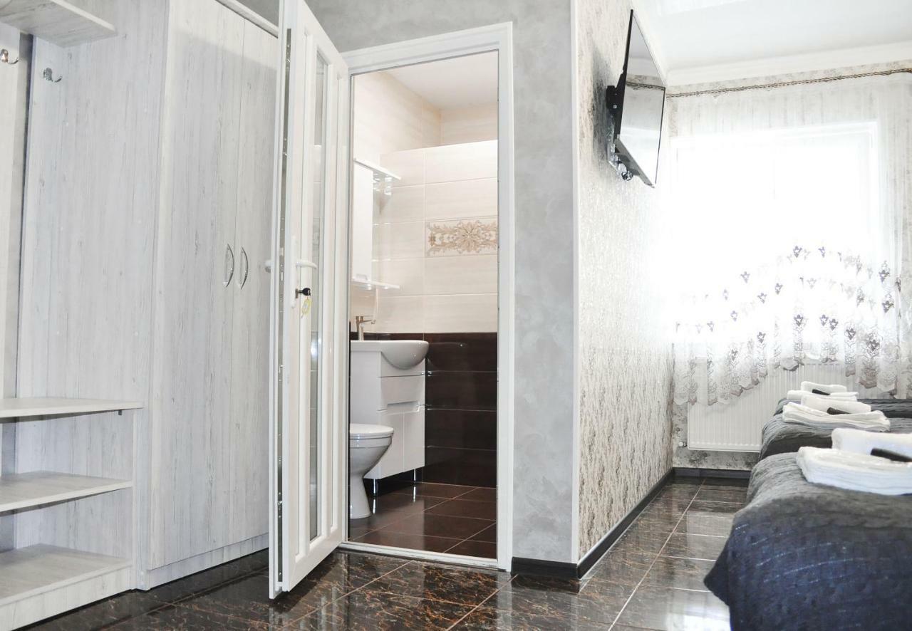 Імперія Otaci Exterior foto